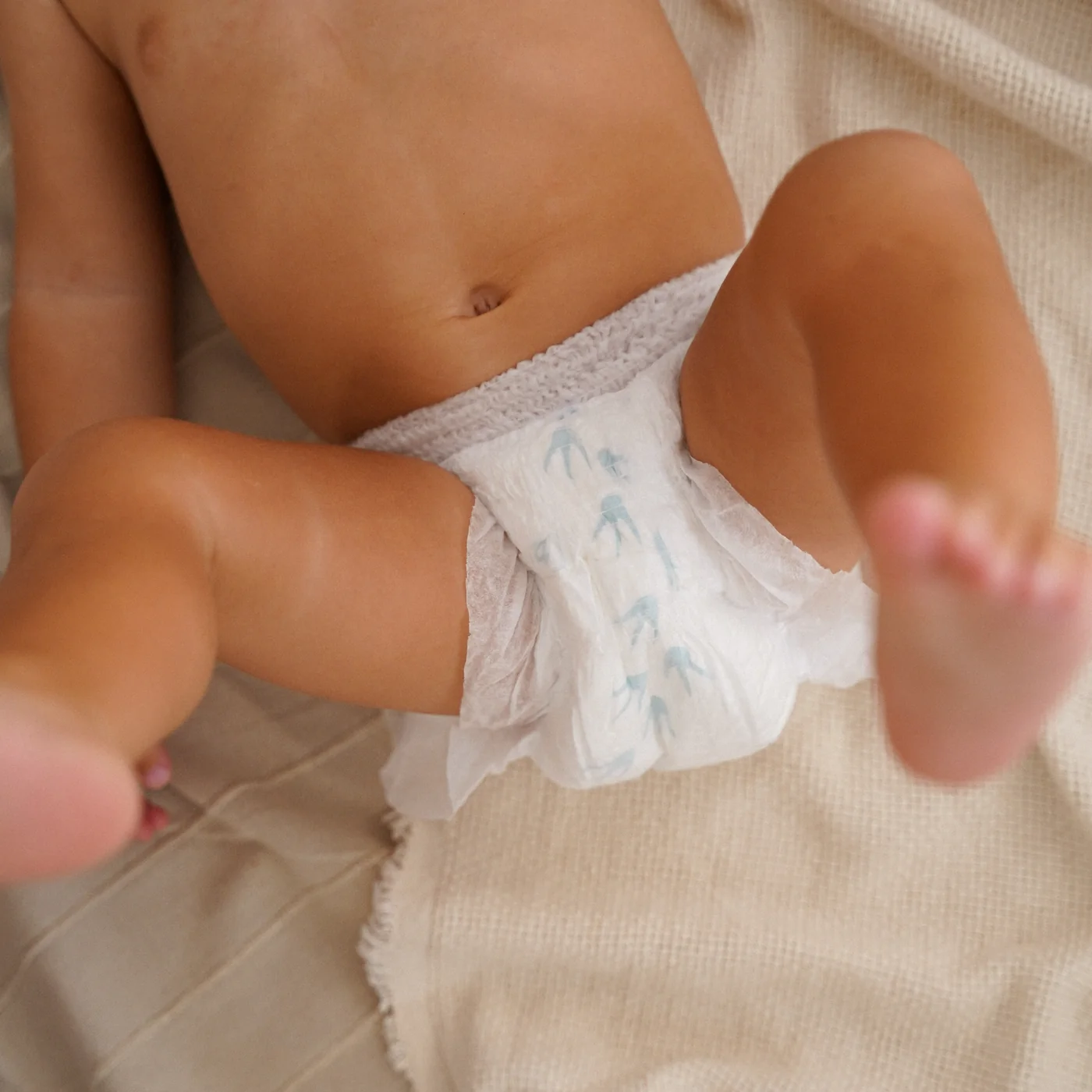 Bebé con braguita-pant ecológica Pingo